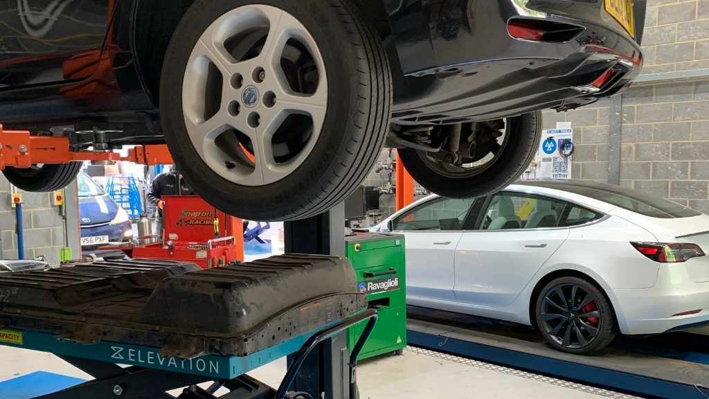 n issan leaf up on garage ramp